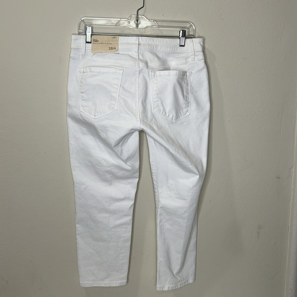 Ann Taylor LOFT White Curvy Crop Contoured to flatter hip and thigh - Picture 4 of 7